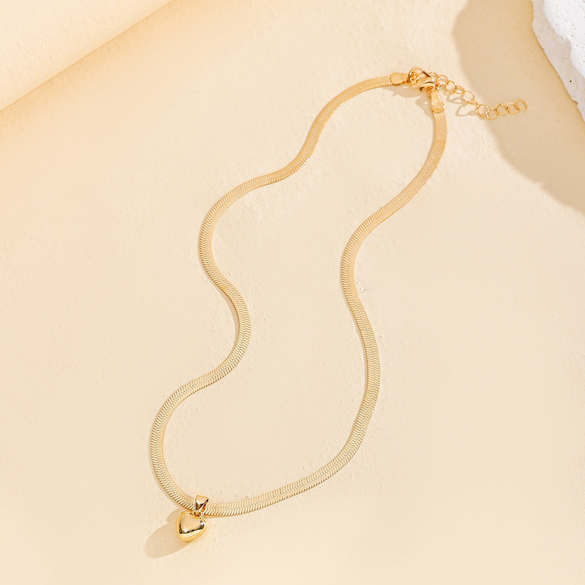 Alloy Peach Heart Sweater Chain Fashion Love