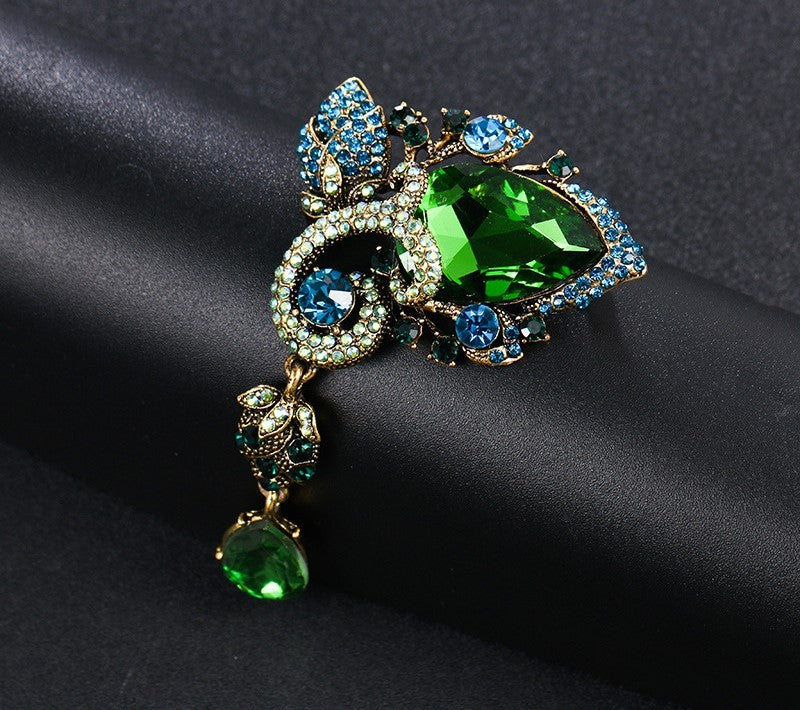 Vintage Court Crystal Pendant Brooch Coat Accessories