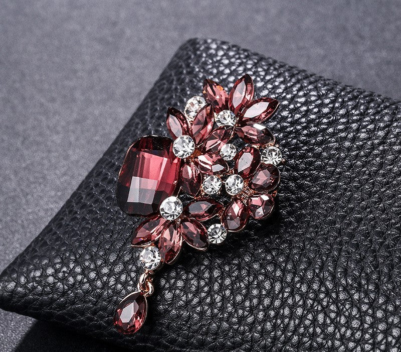 Vintage Court Crystal Pendant Brooch Coat Accessories